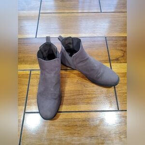 Men's Classic Brown Chelsea Boots